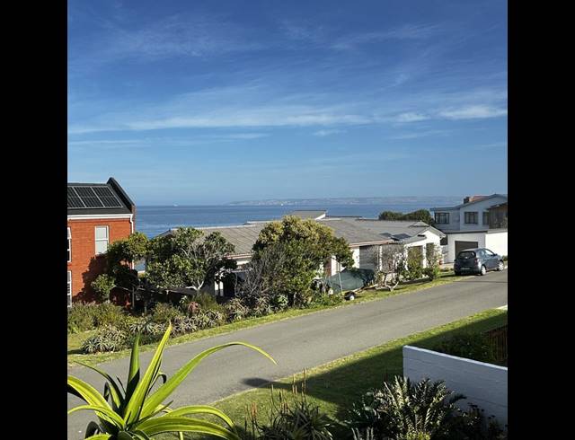 5 BEDROOM HOUSE FOR SALE IN REEBOK